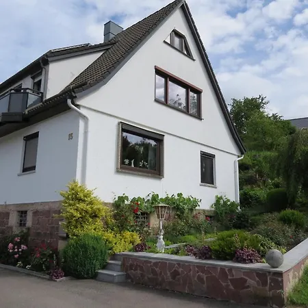 Johanna * 施马尔卡尔登